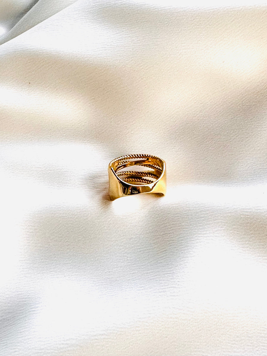 Twist and Cubic Zirconia Ring - SABRINA
