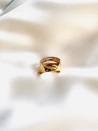 Twist and Cubic Zirconia Ring - SABRINA